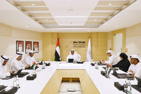 مجلس إدارة أبوظبي الرياضي يستعرض خطط الفعاليات ويعتمد موازنة قطاع الرياضة